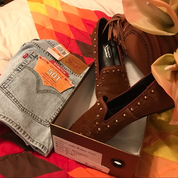 🆕Vincenzo  Leather Hair-on Gold-Studded Flats 8 - Picture 7 of 8